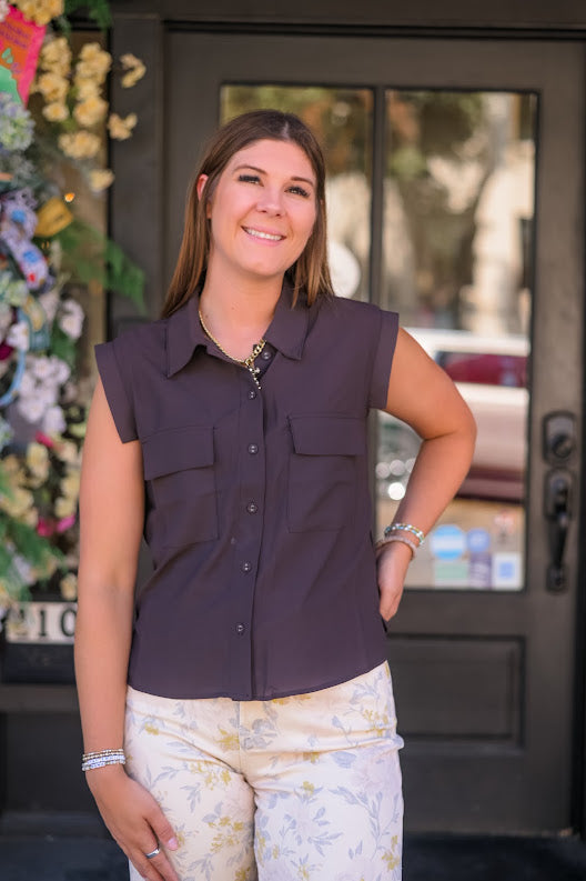 Front Pocket Button Front Sleeveless Chiffon Blouse - Espresso