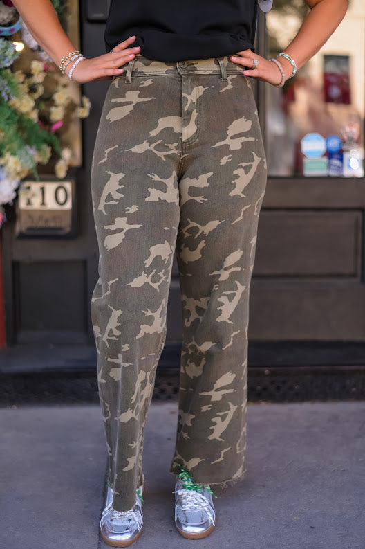 Camouflage Print Stretch Pants