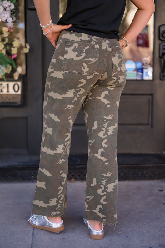 Camouflage Print Stretch Pants